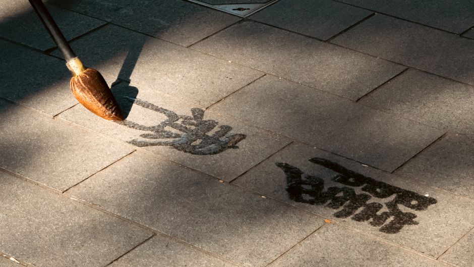 Ideogram vs Midjourney: cuál elige para texto en imágenes