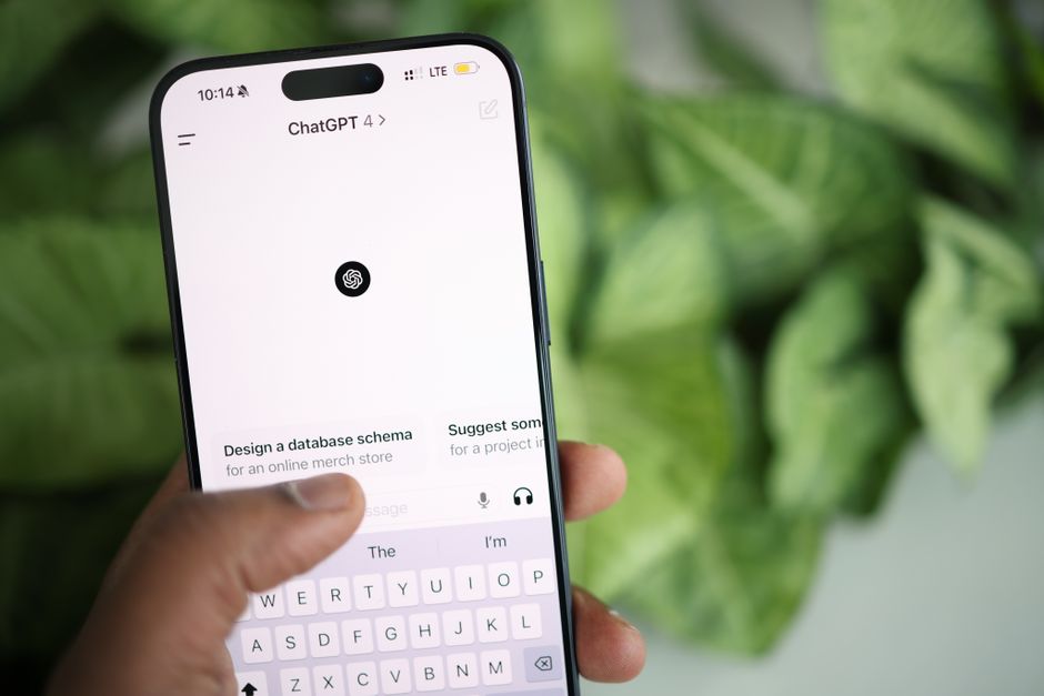 Writesonic vs ChatGPT: cuál elegir para marketing en 2026