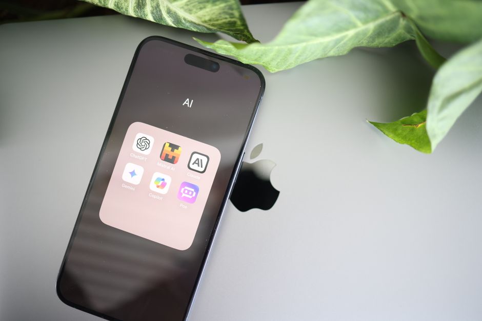 Adobe Firefly vs Canva AI: cuál elegir para diseño en 2026
