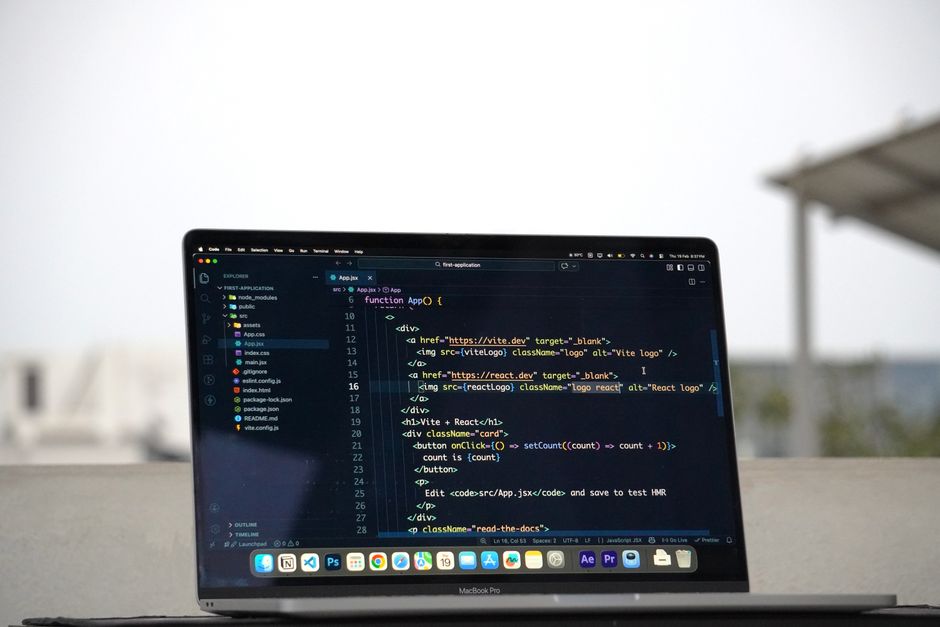 GitHub Copilot vs Cursor: cuál elegir para programar en 2026