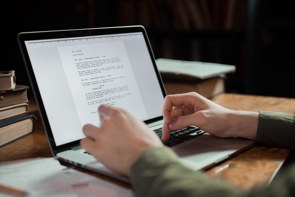 Prompts para scripts de ventas: genera guiones efectivos en minutos