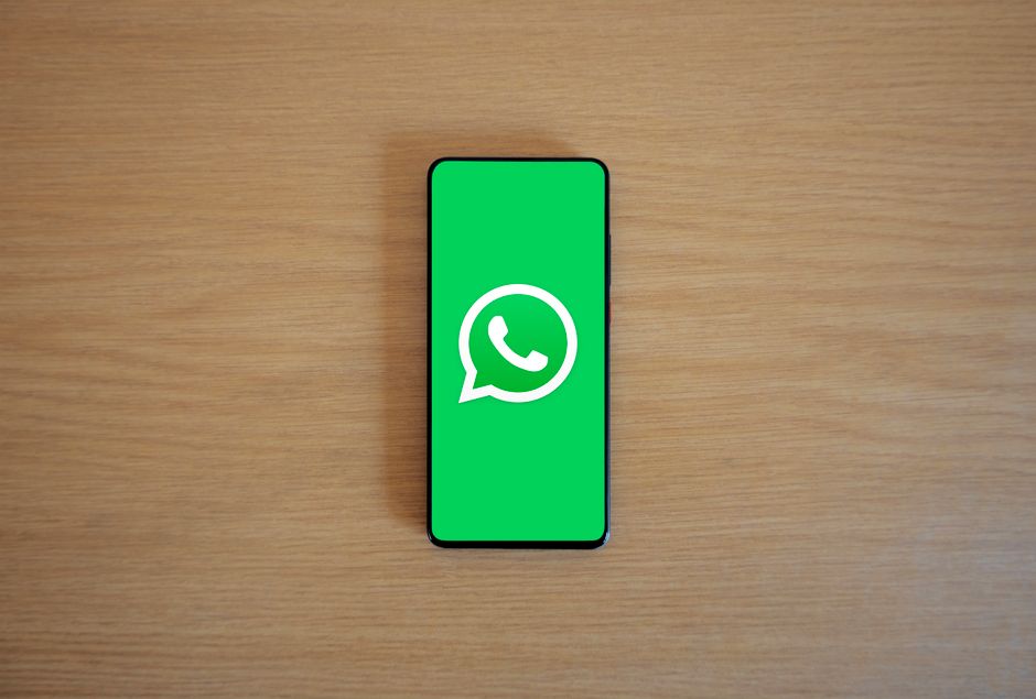 Prompts para WhatsApp Business: 5 ejemplos que generan respuestas